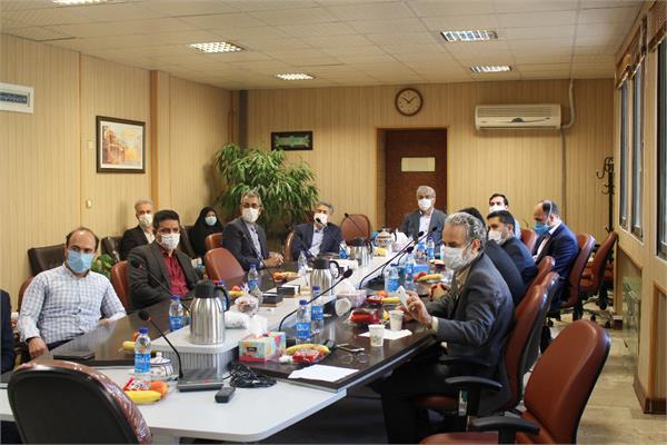 دکتر محمودرضا مرادی رئیس دانشگاه و اعضای محترم هیات رئیسه دانشگاه از دانشکده داروسازی بازدید نمودند