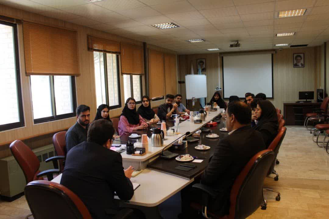 نشست هم اندیشی