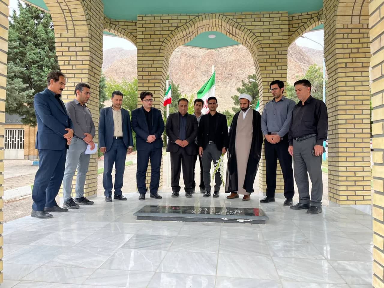 غبارروبی مزار شهید