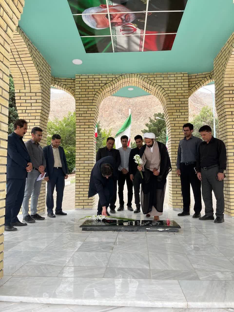 غبارروبی مزار شهید