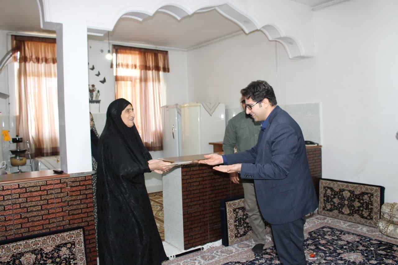 دیدار با خانواده شهید