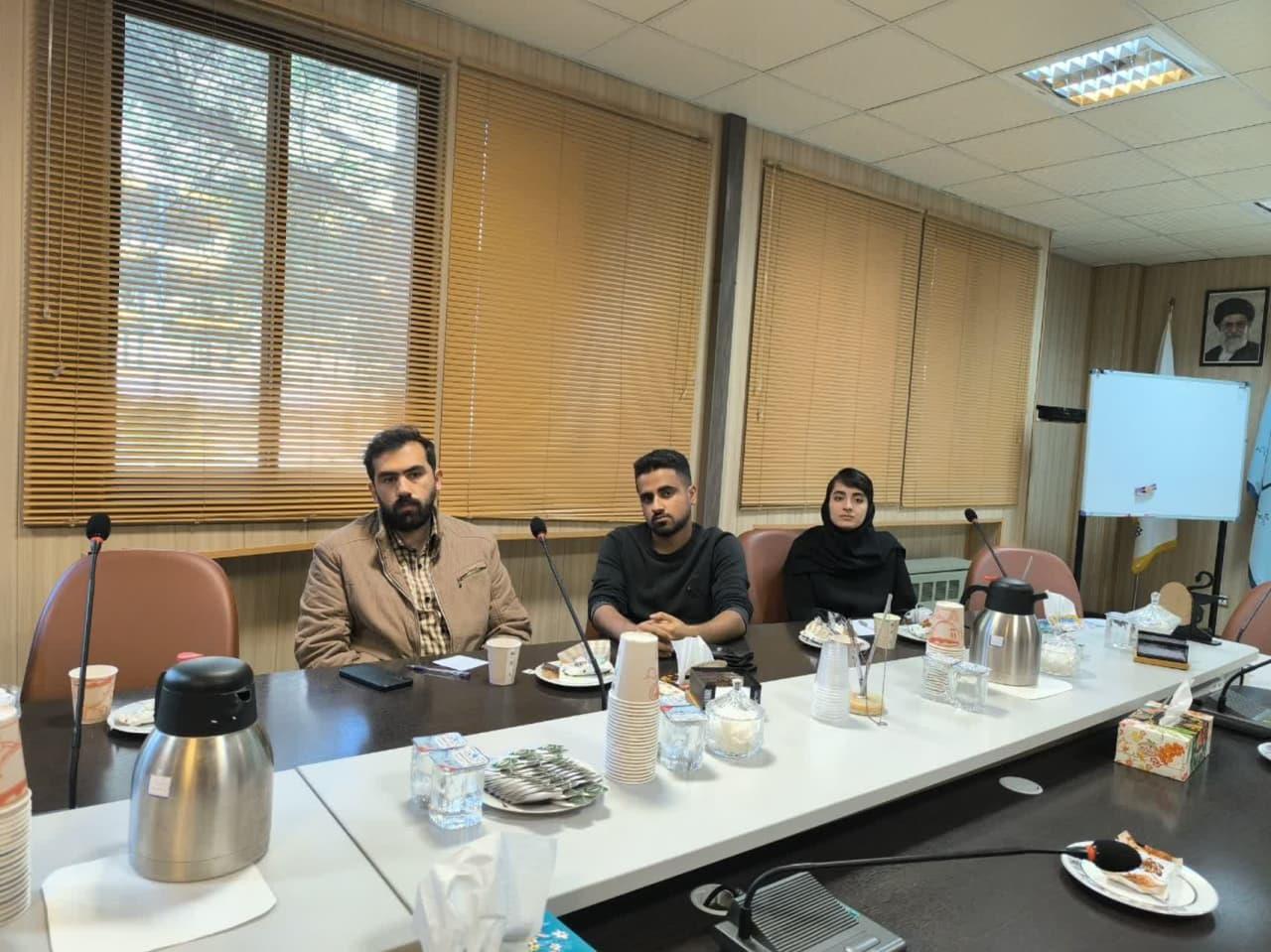 نشست پرسش و پاسخ