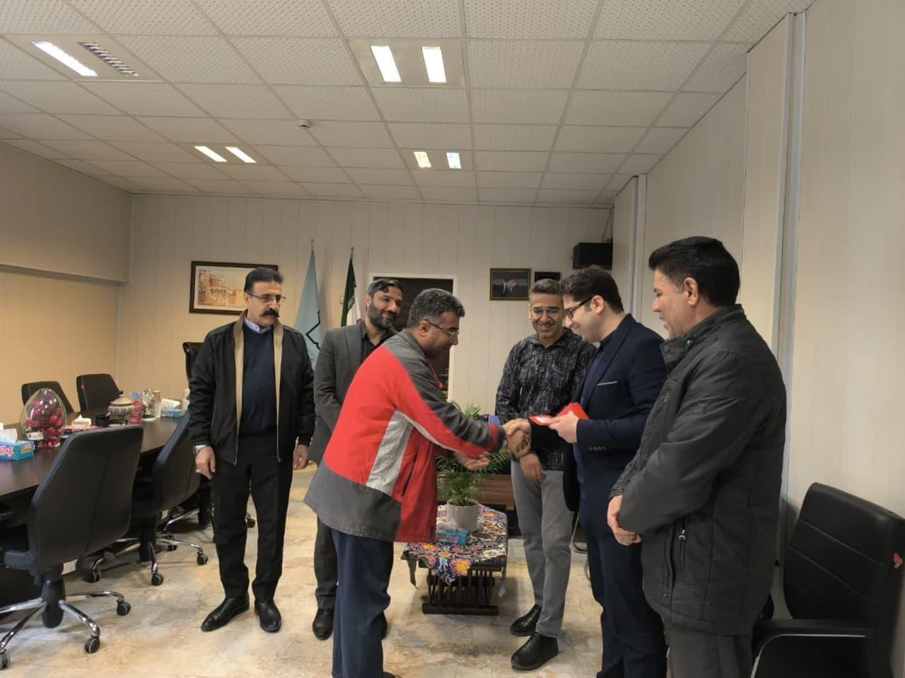 تجلیل خدمات